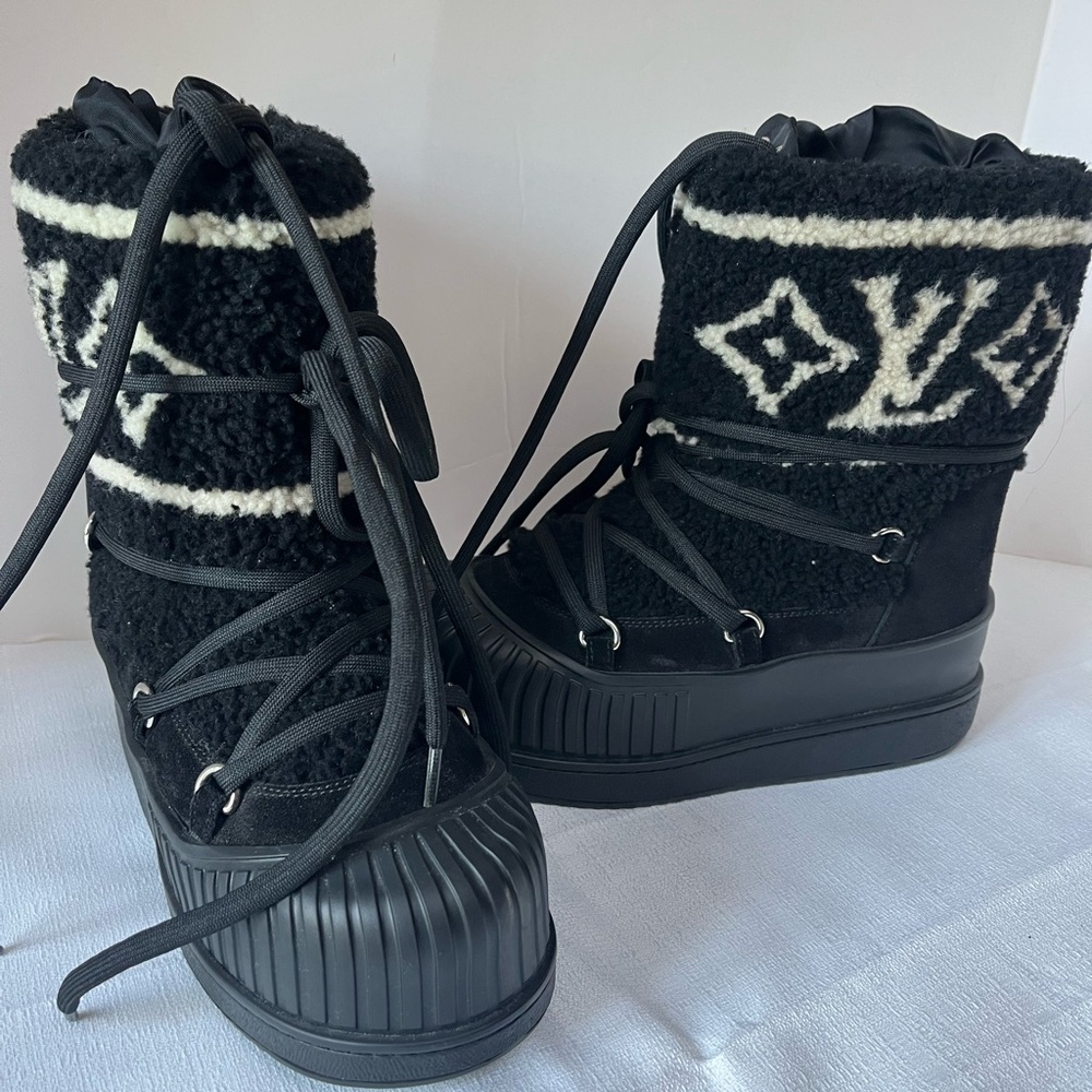 Louis Vuitton fleece polar high  Moon snow boots